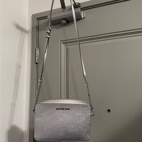 Michael Kors Metallic Silver Crossbody Bag - Picture 1 of 3